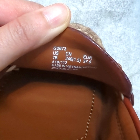 LIKE NEW Coach Women’s Crosby Turnlock Driver Signature Canvas Loafer - Picture 9 of 9